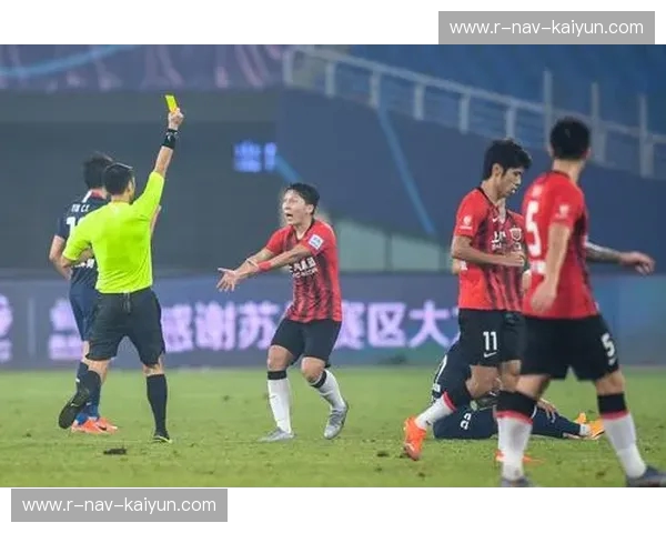 霓虹之下的巅峰博弈:当上海上港遇上东京FC,不仅仅是一场足球赛 霓虹之下的巅峰博弈:当上海上港遇上东京FC,不仅仅是一场足球赛